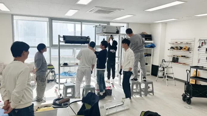 [무료] 50만원으로 연 매출 15억 만든
청소 창업의 비밀 클래스 대표 이미지